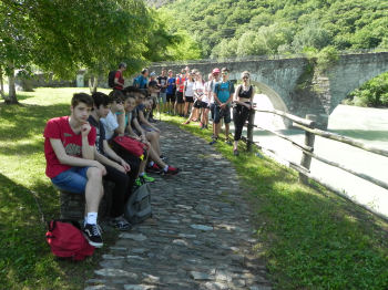 Sosta al ponte di Echallod (54250 bytes)